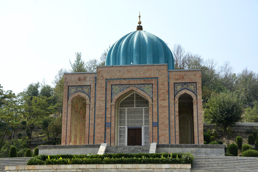 Courtyard and minaret of Andijan’s Jami Madrasa, a Fergana Valley architectural gem